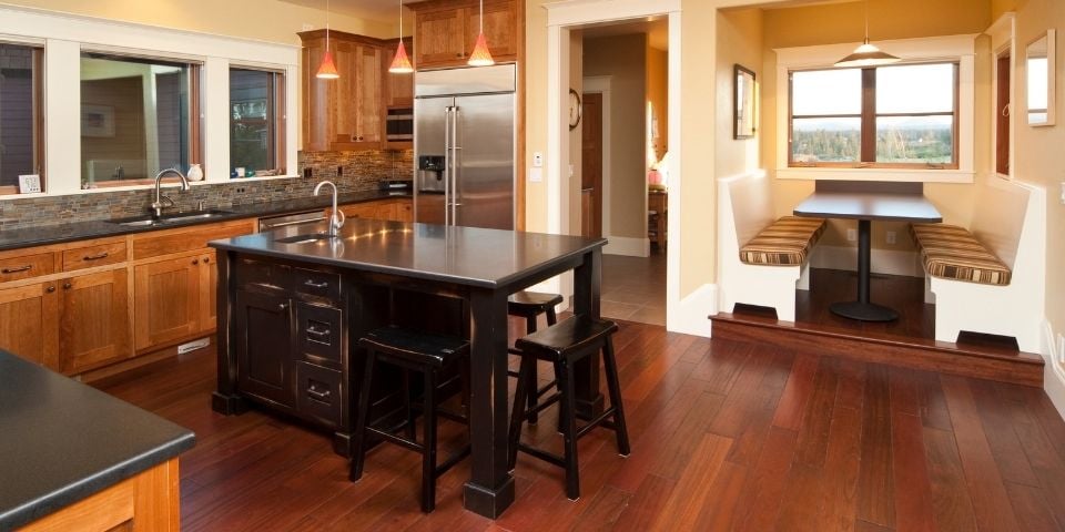 traditional style kitchen with hardwood flooring