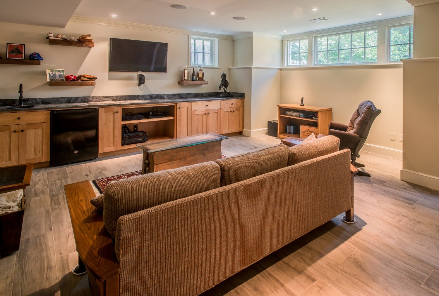 TV-viewing-basement-with-windows