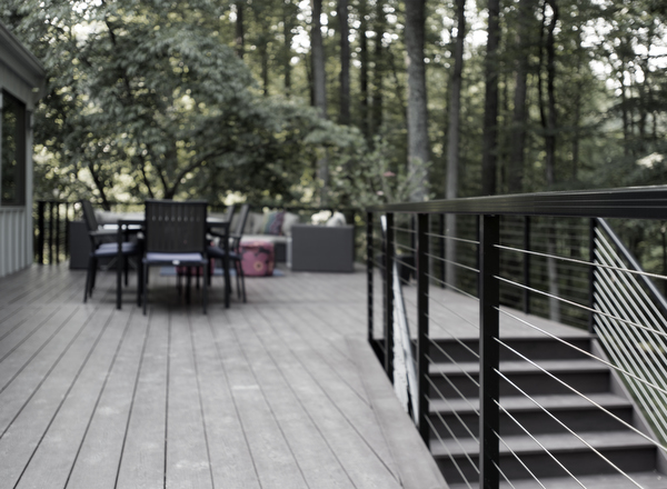 trex-deck-with-modern-handrail